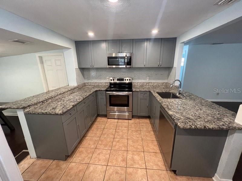 For Rent: $2,150 (3 beds, 2 baths, 1138 Square Feet)