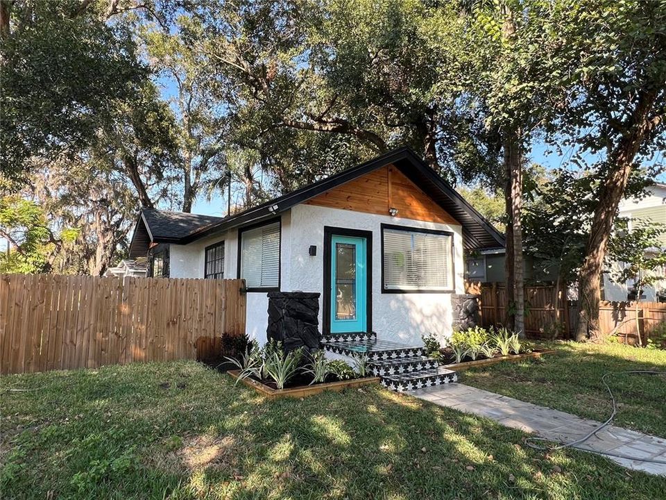 For Rent: $4,500 (3 beds, 2 baths, 1351 Square Feet)