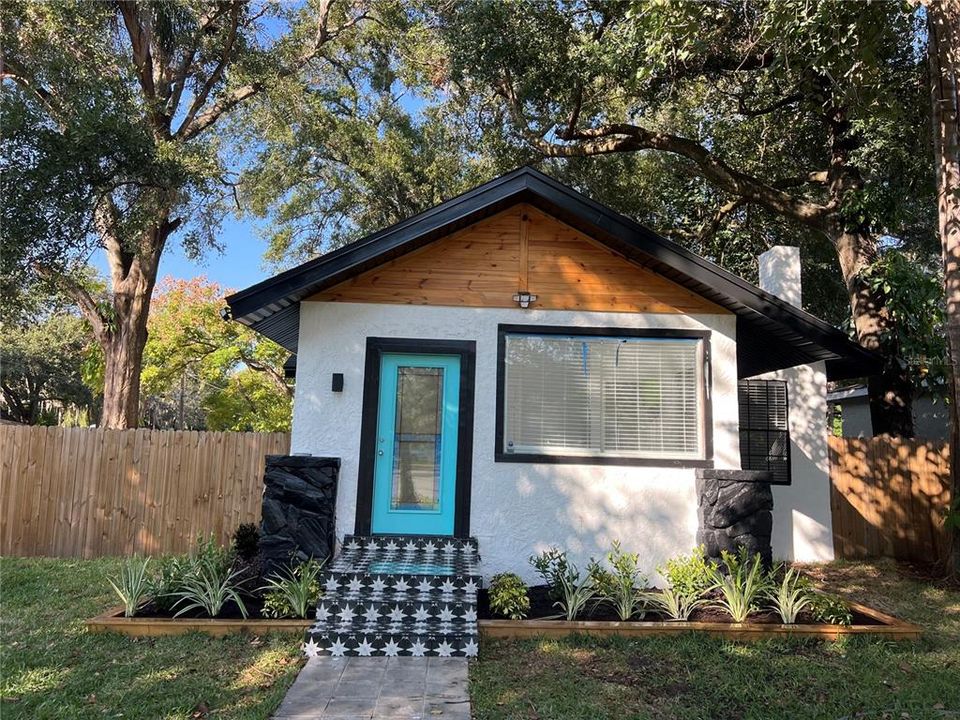 For Rent: $4,500 (3 beds, 2 baths, 1351 Square Feet)