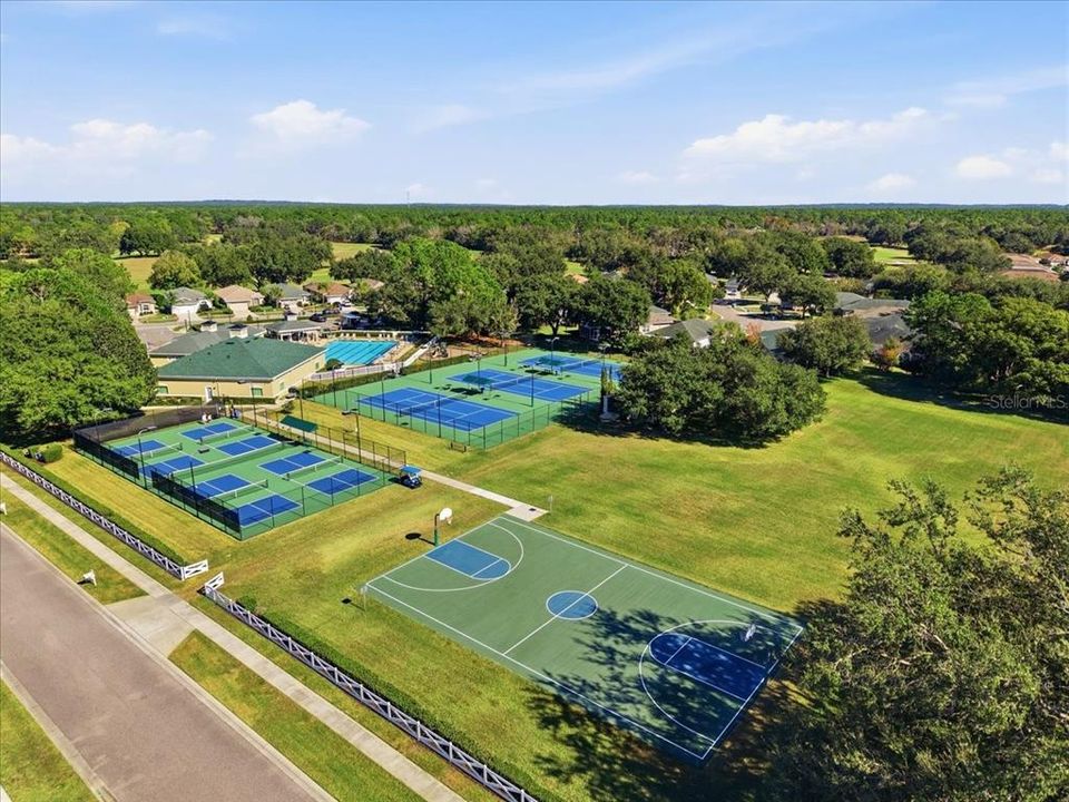 待售: $279,900 (2 贝兹, 2 浴室, 1644 平方英尺)