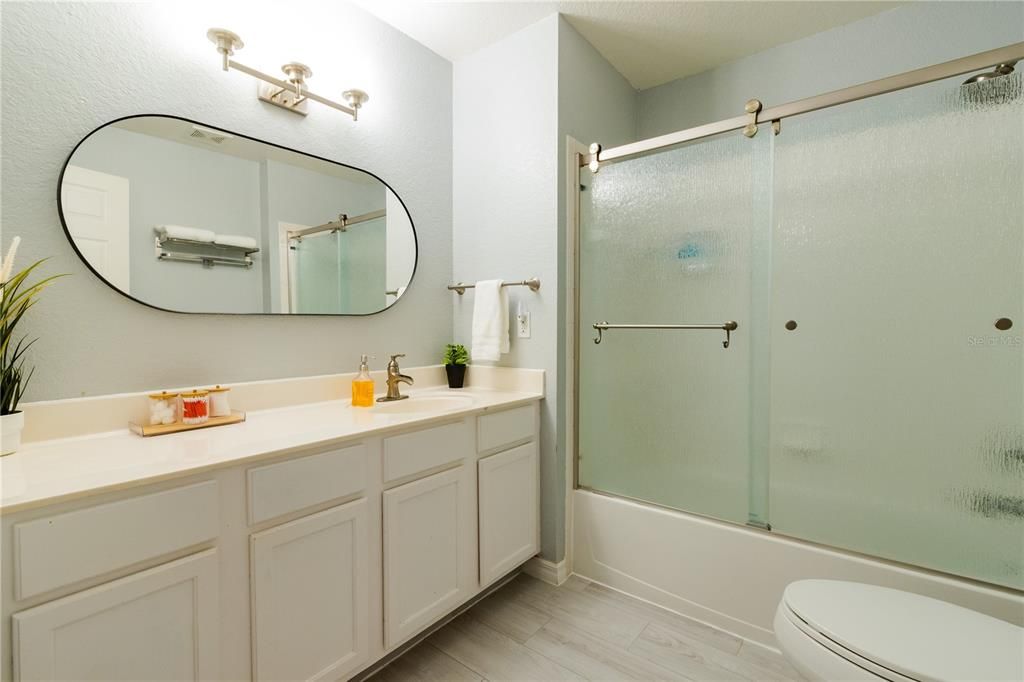 На продажу: $249,900 (4 спален, 3 ванн, 1470 Квадратных фут)