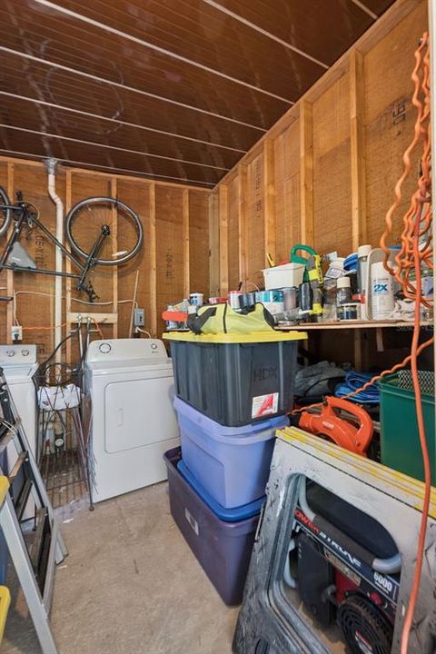 待售: $235,000 (2 贝兹, 2 浴室, 1044 平方英尺)