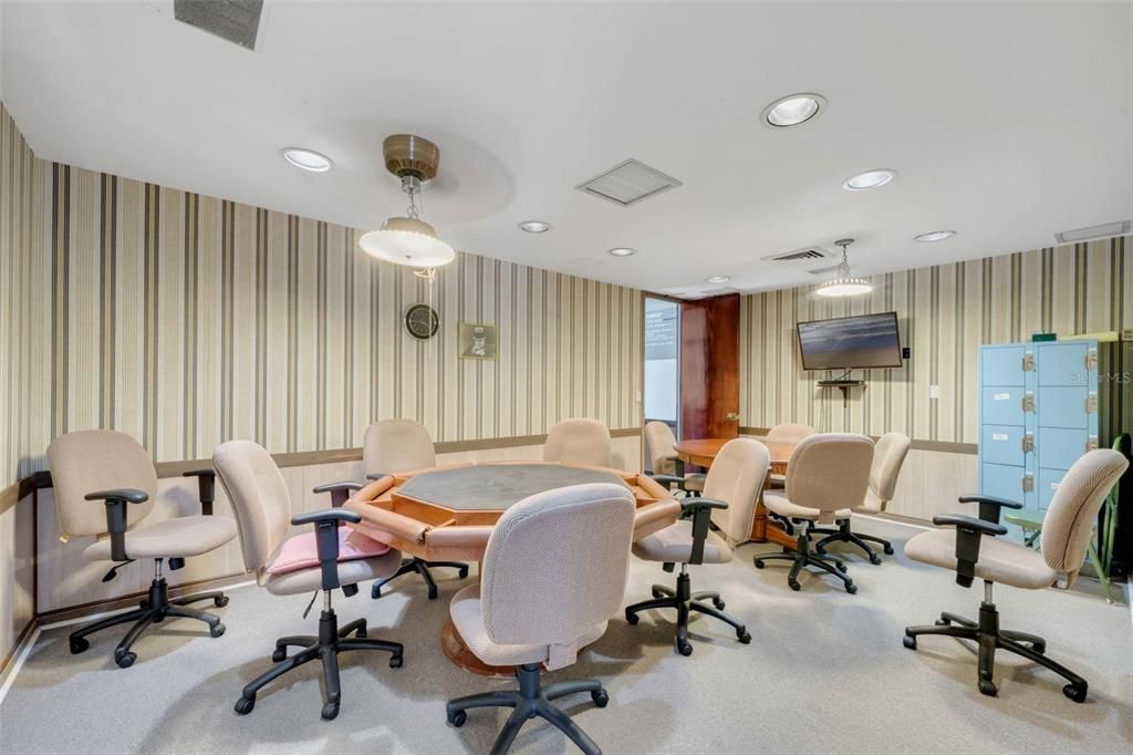 待售: $235,000 (2 贝兹, 2 浴室, 1044 平方英尺)