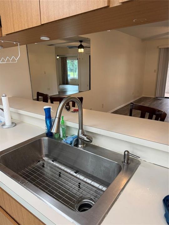 For Rent: $1,700 (2 beds, 2 baths, 1075 Square Feet)