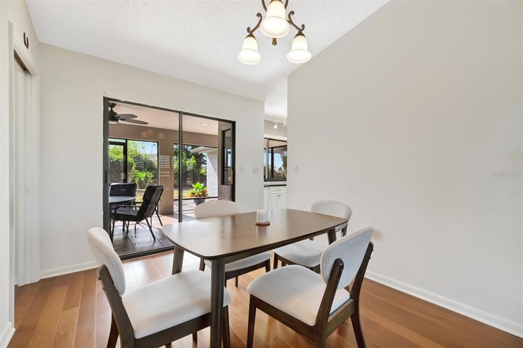 待售: $349,000 (3 贝兹, 2 浴室, 1680 平方英尺)