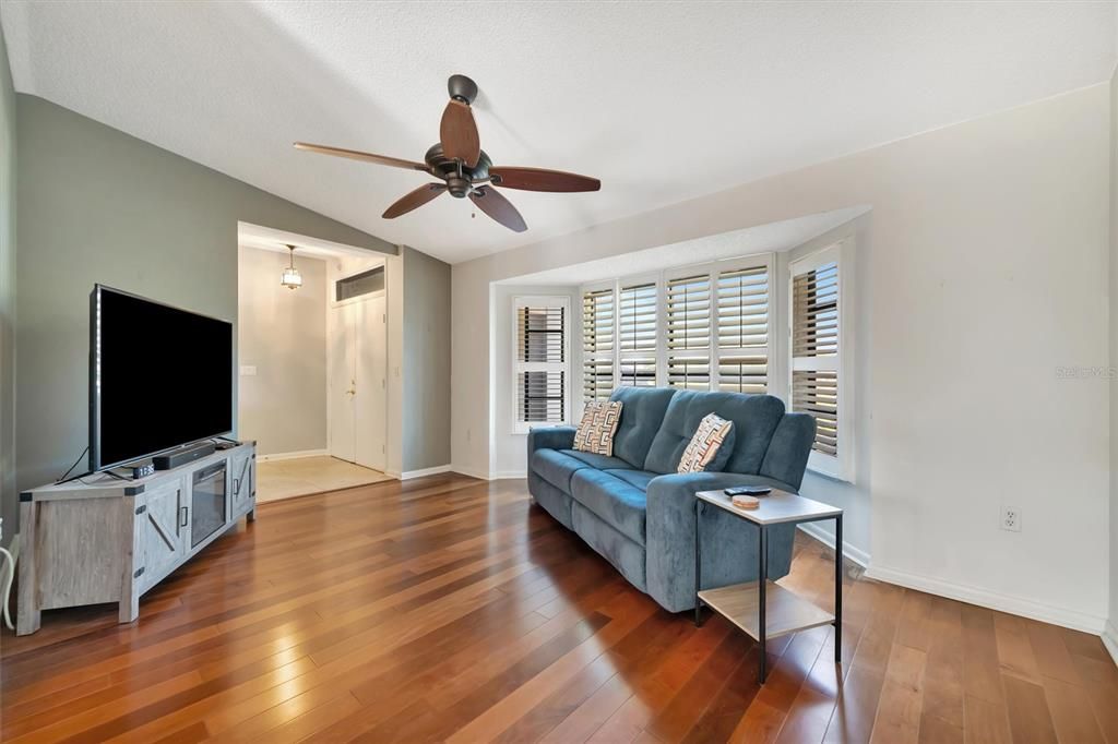 待售: $349,000 (3 贝兹, 2 浴室, 1680 平方英尺)