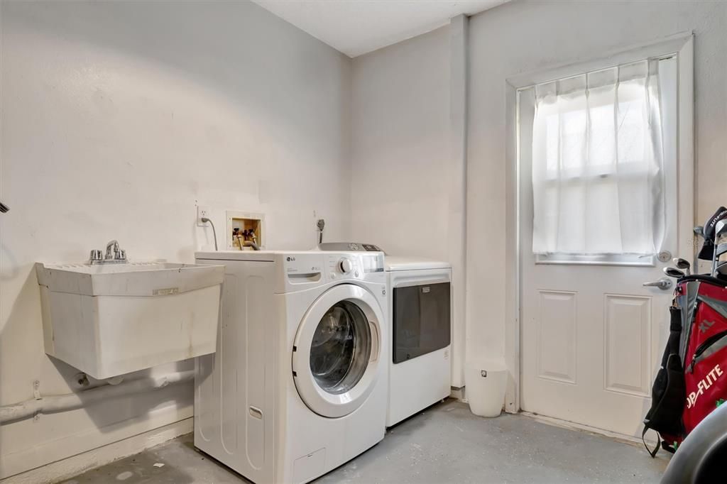 待售: $349,000 (3 贝兹, 2 浴室, 1680 平方英尺)