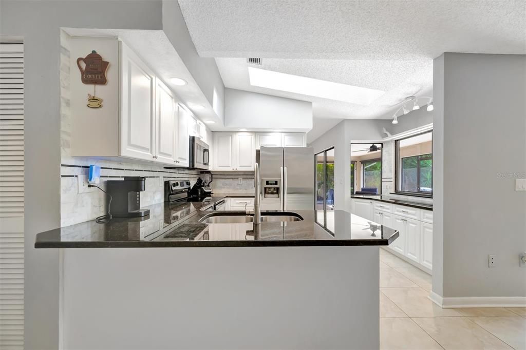 待售: $349,000 (3 贝兹, 2 浴室, 1680 平方英尺)