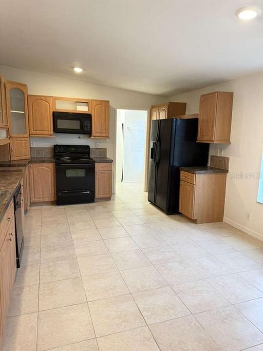 На продажу: $179,980 (3 спален, 2 ванн, 1908 Квадратных фут)