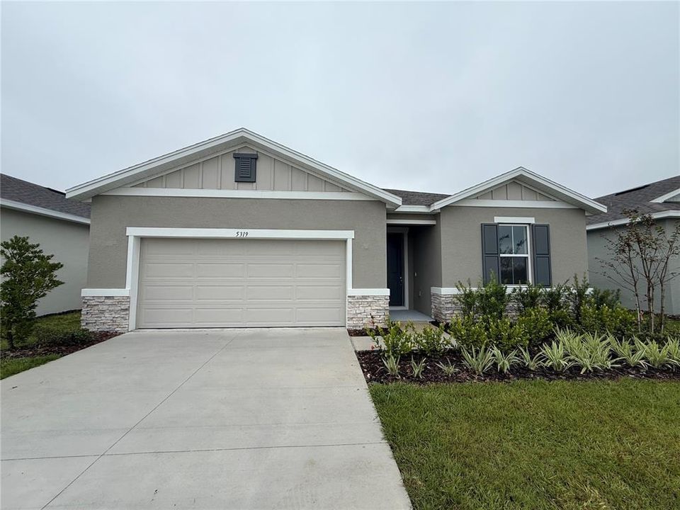 Recently Sold: $355,000 (4 beds, 3 baths, 2070 Square Feet)