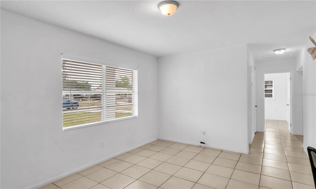 En Venta: $255,000 (3 camas, 2 baños, 1403 Pies cuadrados)