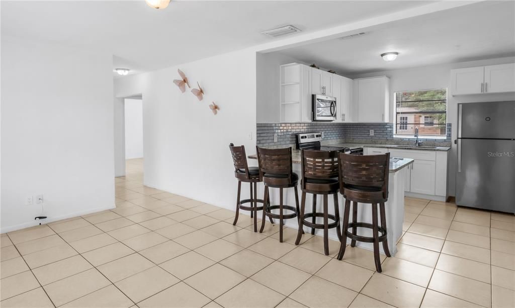 En Venta: $255,000 (3 camas, 2 baños, 1403 Pies cuadrados)