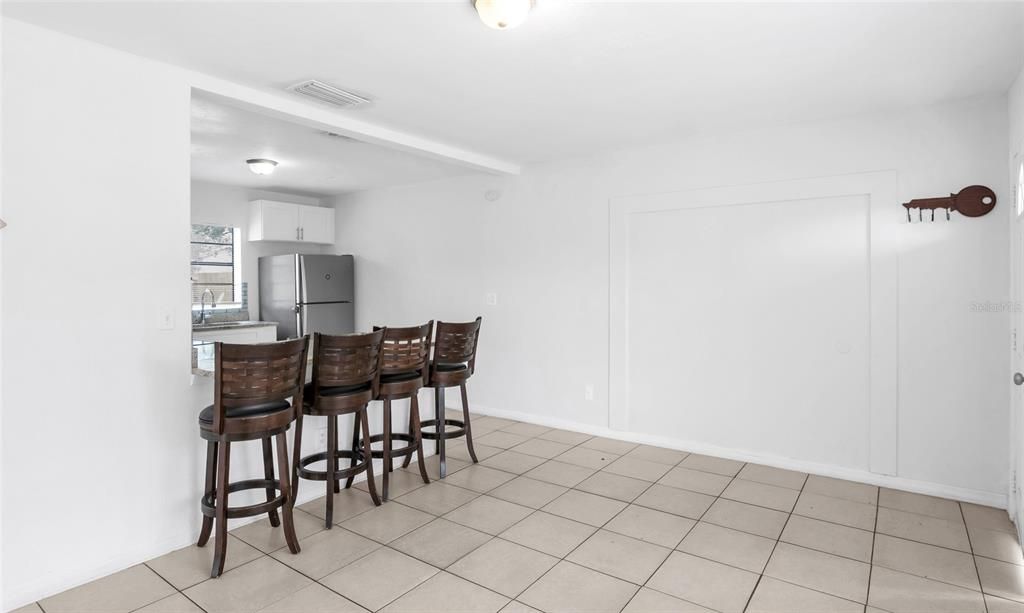 En Venta: $255,000 (3 camas, 2 baños, 1403 Pies cuadrados)