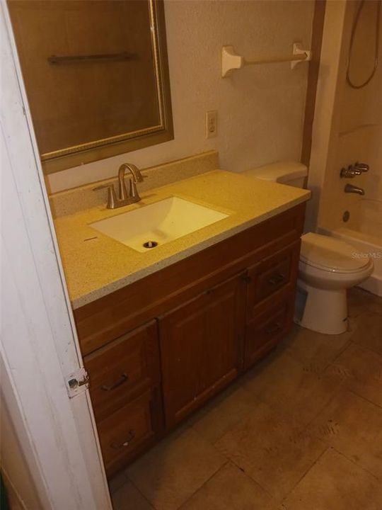 В аренду: $1,800 (4 спален, 2 ванн, 1344 Квадратных фут)