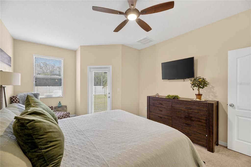 For Sale: $460,000 (4 beds, 2 baths, 2276 Square Feet)