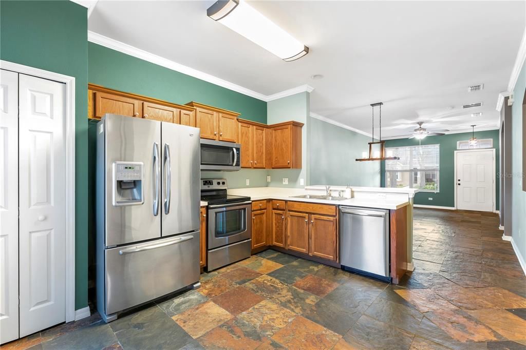 На продажу: $339,775 (2 спален, 2 ванн, 1068 Квадратных фут)