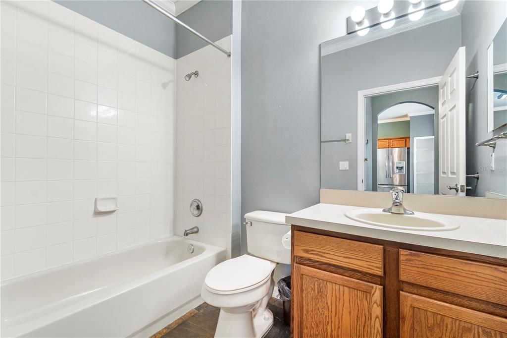 На продажу: $339,775 (2 спален, 2 ванн, 1068 Квадратных фут)