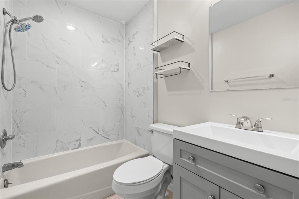 For Sale: $310,000 (3 beds, 1 baths, 1064 Square Feet)