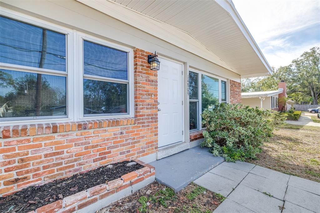 For Sale: $310,000 (3 beds, 1 baths, 1064 Square Feet)