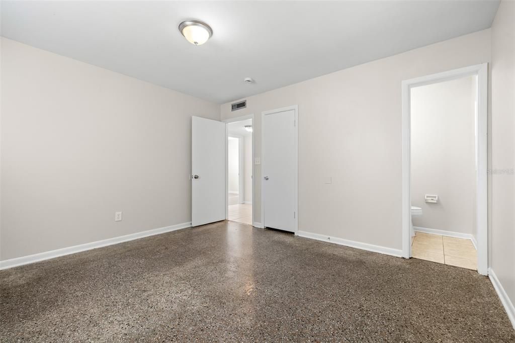 For Sale: $310,000 (3 beds, 1 baths, 1064 Square Feet)