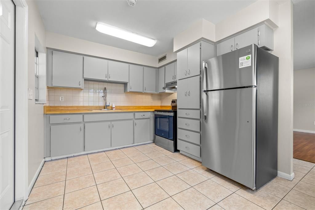 For Sale: $310,000 (3 beds, 1 baths, 1064 Square Feet)