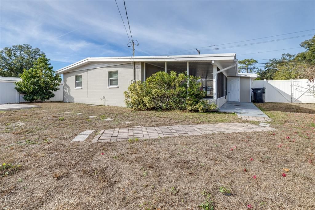 For Sale: $310,000 (3 beds, 1 baths, 1064 Square Feet)