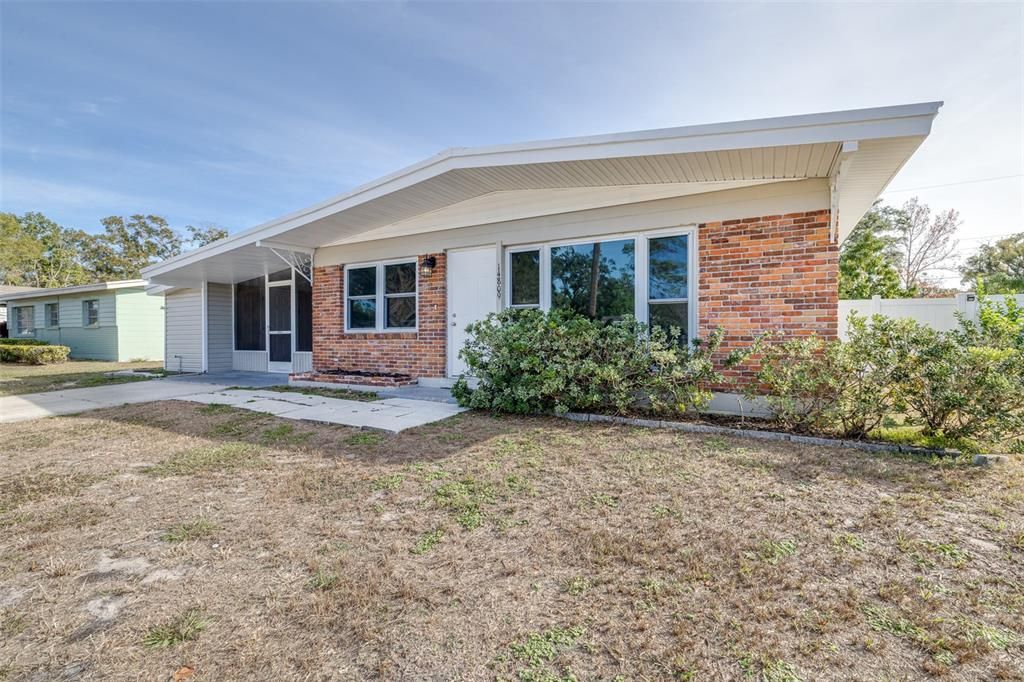 For Sale: $310,000 (3 beds, 1 baths, 1064 Square Feet)