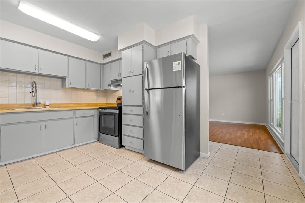 For Sale: $310,000 (3 beds, 1 baths, 1064 Square Feet)