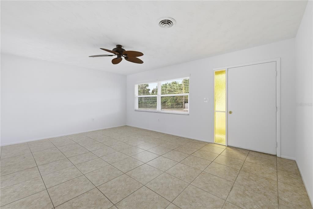 На продажу: $229,900 (3 спален, 2 ванн, 1184 Квадратных фут)