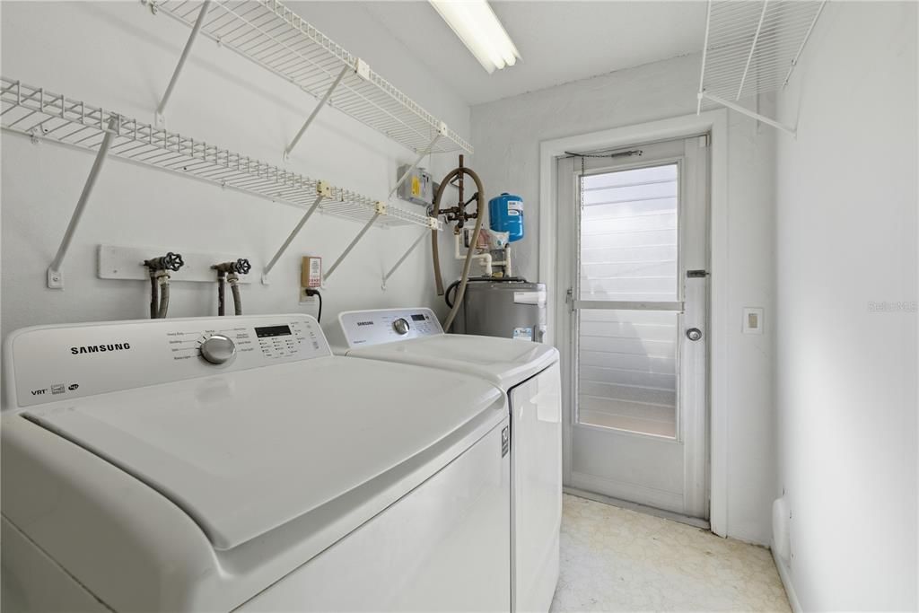 На продажу: $229,900 (3 спален, 2 ванн, 1184 Квадратных фут)