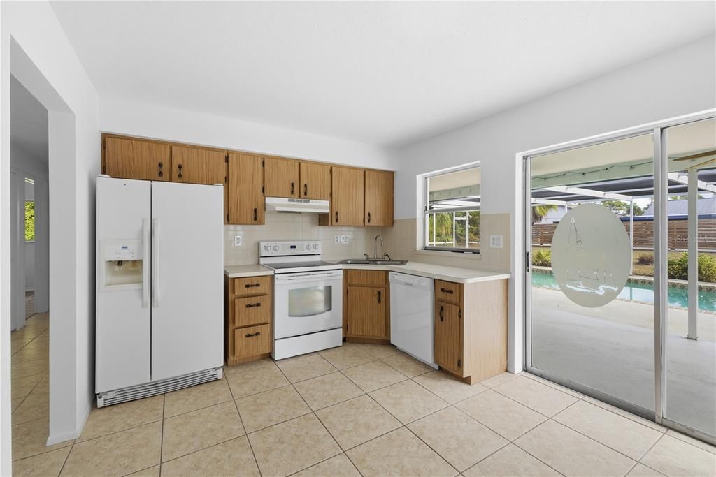 На продажу: $229,900 (3 спален, 2 ванн, 1184 Квадратных фут)