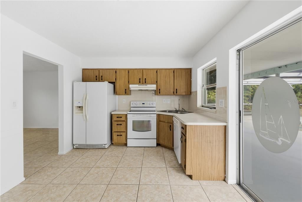 На продажу: $229,900 (3 спален, 2 ванн, 1184 Квадратных фут)