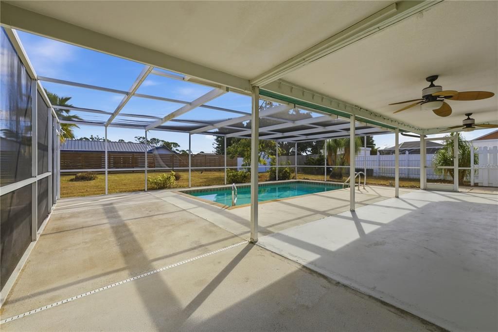 На продажу: $229,900 (3 спален, 2 ванн, 1184 Квадратных фут)