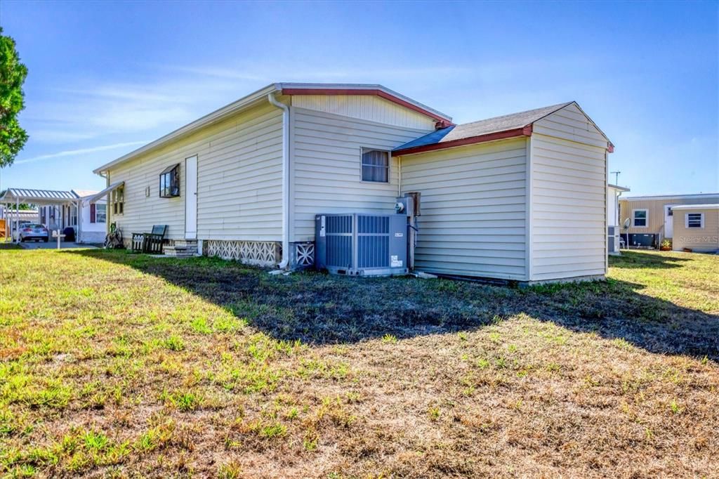 На продажу: $97,900 (2 спален, 2 ванн, 893 Квадратных фут)