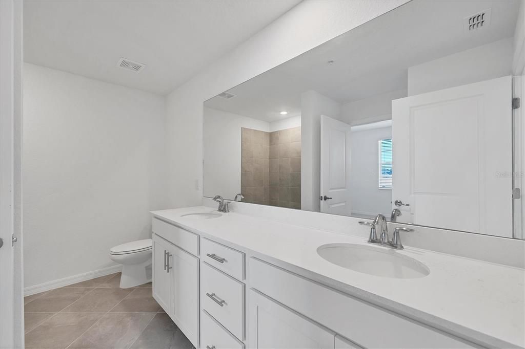 На продажу: $389,000 (3 спален, 2 ванн, 1301 Квадратных фут)