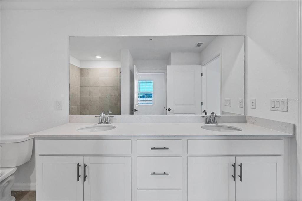 На продажу: $389,000 (3 спален, 2 ванн, 1301 Квадратных фут)