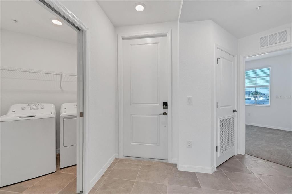 На продажу: $389,000 (3 спален, 2 ванн, 1301 Квадратных фут)