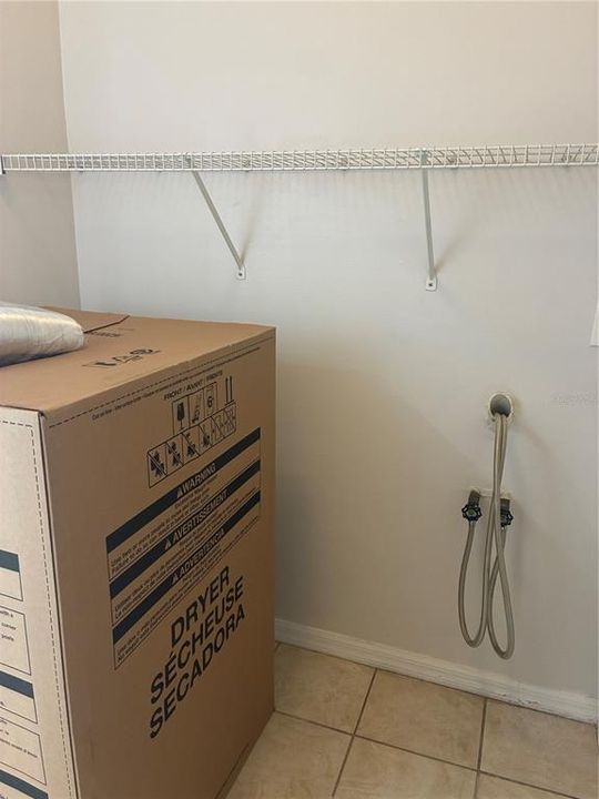 For Rent: $2,600 (4 beds, 2 baths, 2044 Square Feet)