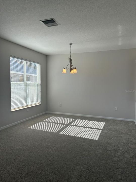 For Rent: $2,600 (4 beds, 2 baths, 2044 Square Feet)