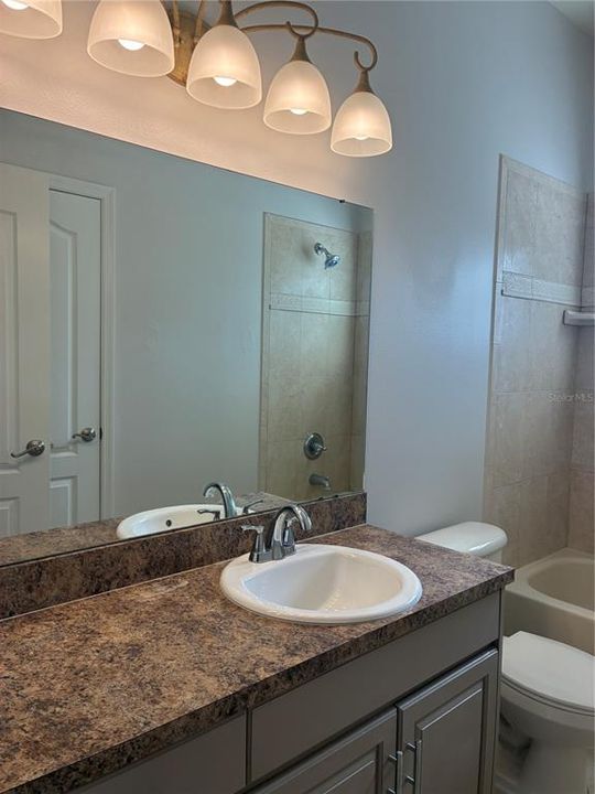 For Rent: $2,600 (4 beds, 2 baths, 2044 Square Feet)