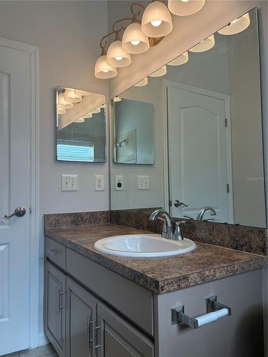 For Rent: $2,600 (4 beds, 2 baths, 2044 Square Feet)