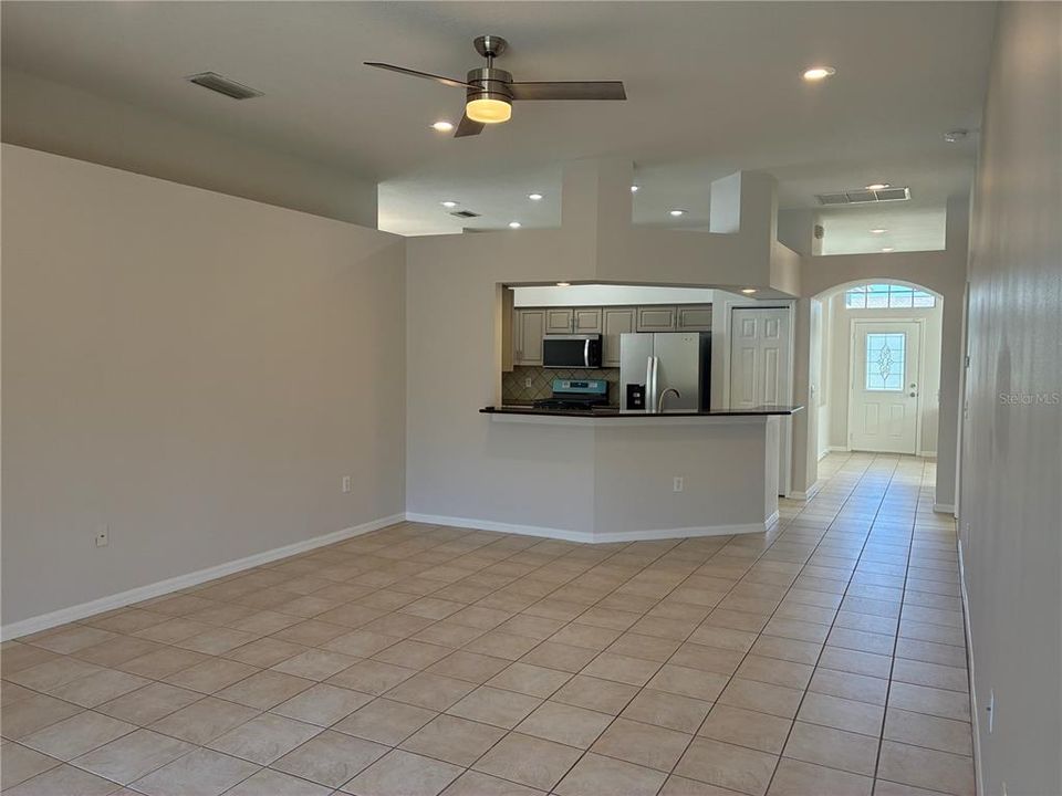 For Rent: $2,600 (4 beds, 2 baths, 2044 Square Feet)