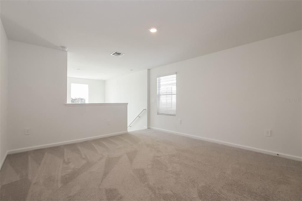 出租: $2,245 (5 贝兹, 2 浴室, 2326 平方英尺)