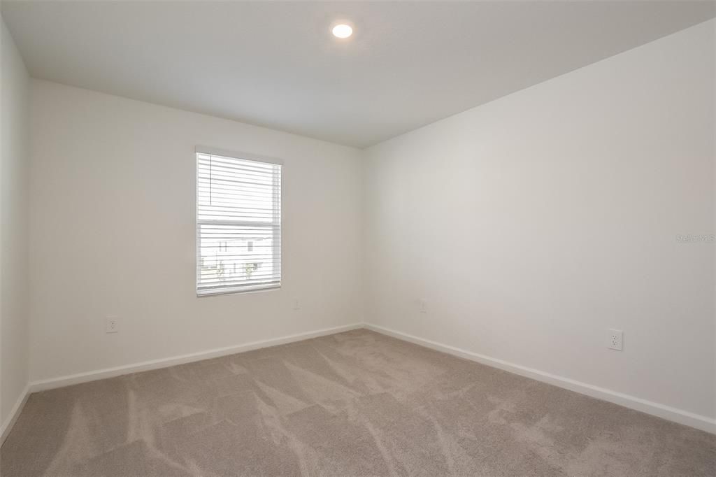 出租: $2,245 (5 贝兹, 2 浴室, 2326 平方英尺)