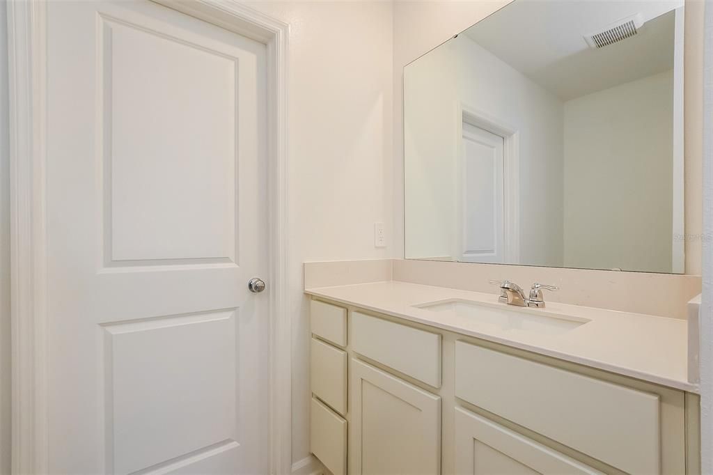 出租: $2,245 (5 贝兹, 2 浴室, 2326 平方英尺)