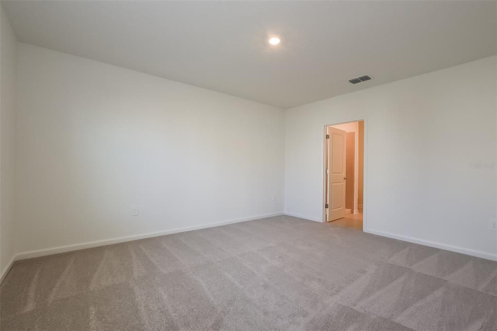 出租: $2,245 (5 贝兹, 2 浴室, 2326 平方英尺)