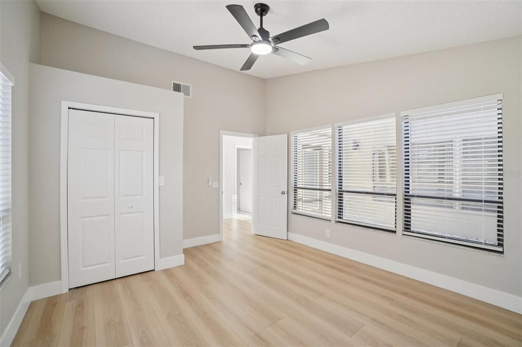 For Sale: $549,000 (4 beds, 2 baths, 1903 Square Feet)