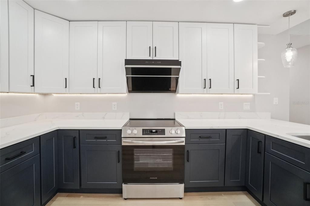 For Sale: $549,000 (4 beds, 2 baths, 1903 Square Feet)