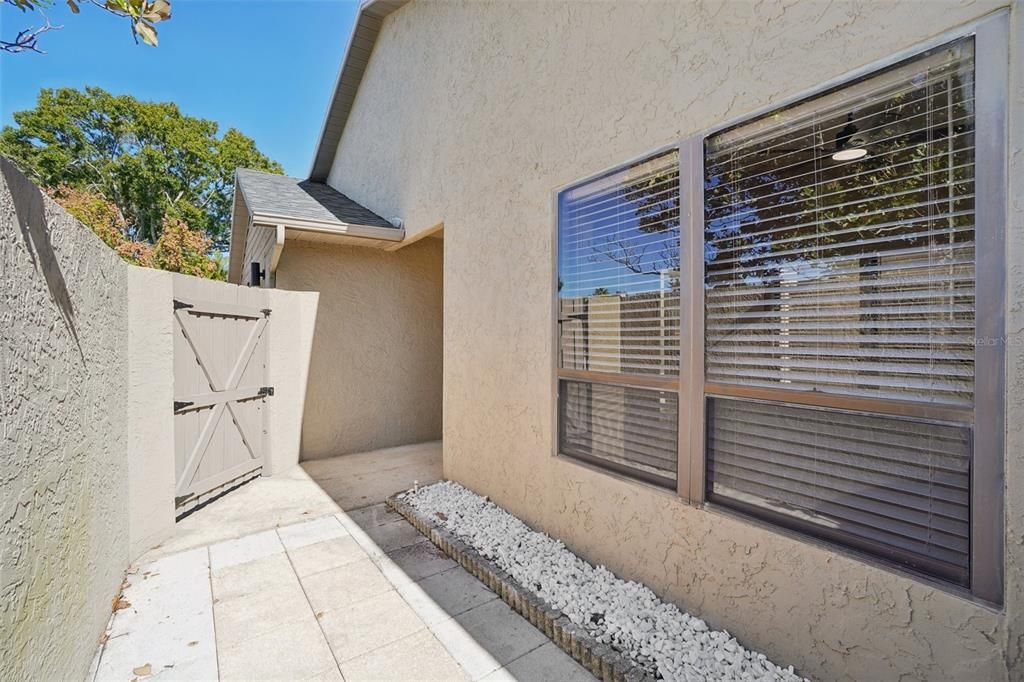 For Sale: $549,000 (4 beds, 2 baths, 1903 Square Feet)