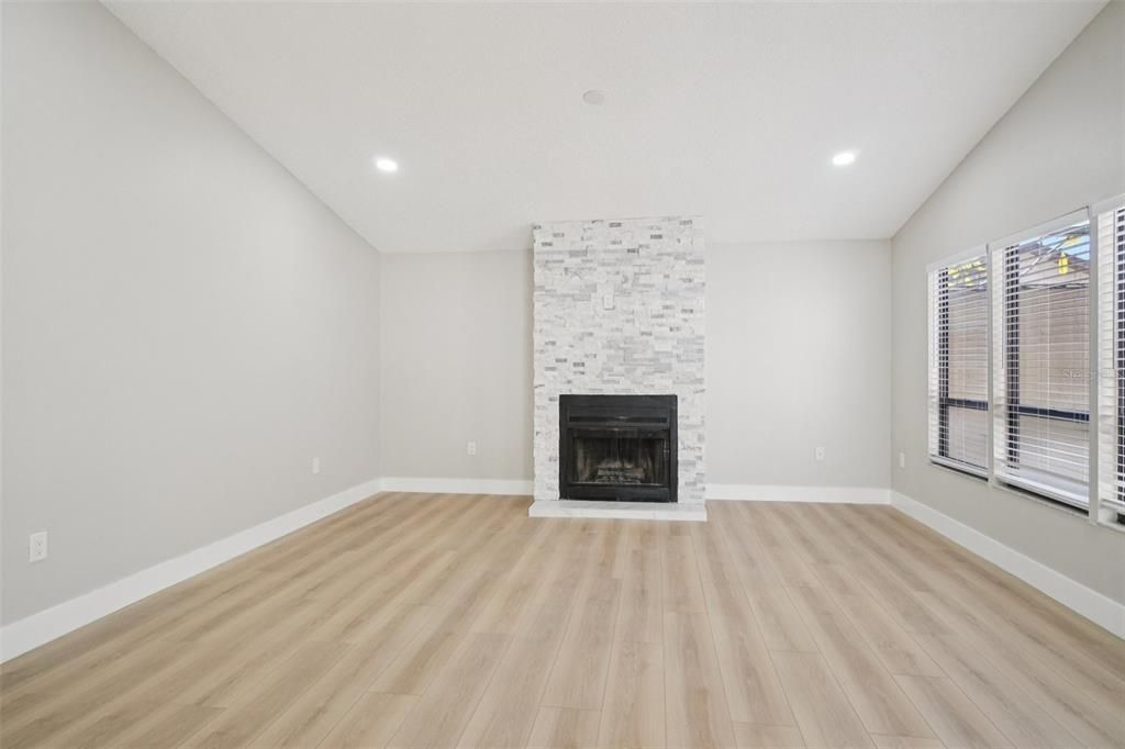 For Sale: $549,000 (4 beds, 2 baths, 1903 Square Feet)